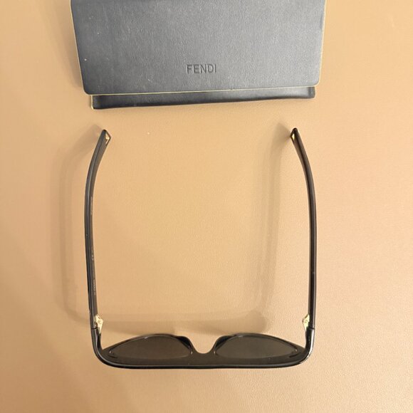 Fendi Sunglasses Cat Eye - Picture 3 of 4